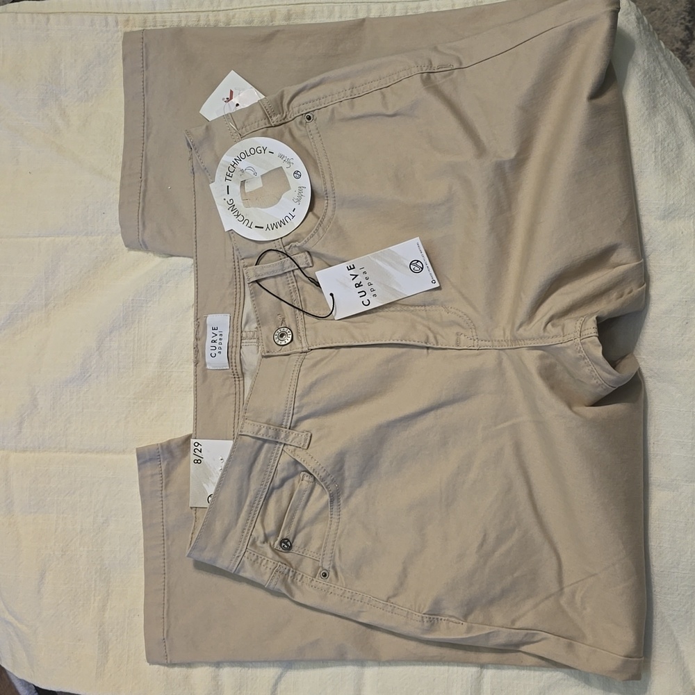 New Curve Appeal Khaki Capri Pants Size 8